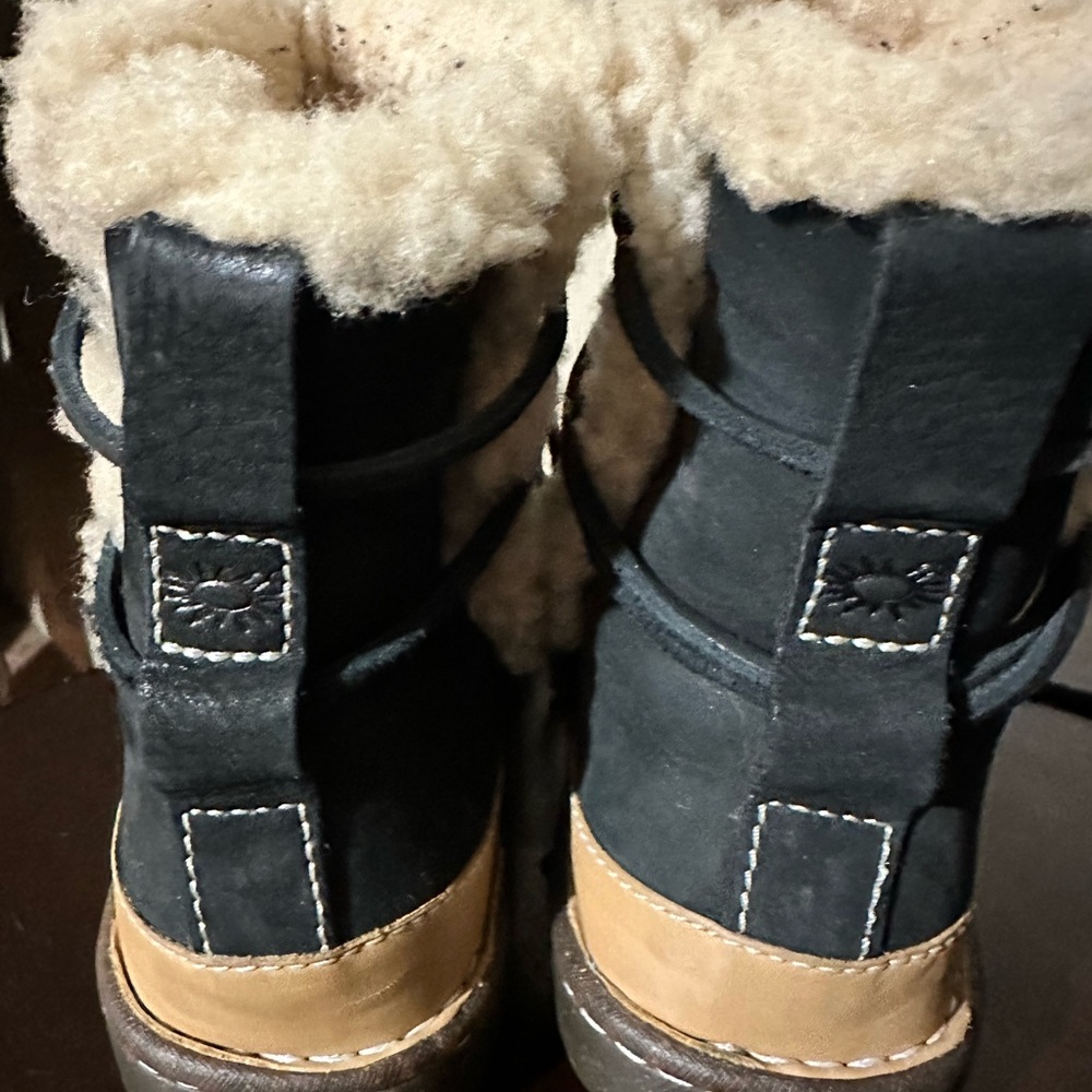 LOWERED PRICE AND DISCOUNTED SHIPPING Uggs suede fur boots size 8